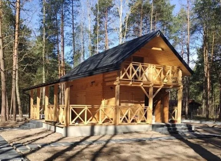 domek-cervantes-z-tarasem-bocznym